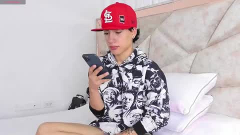 Thiago online show from 09-18-25, 01:57