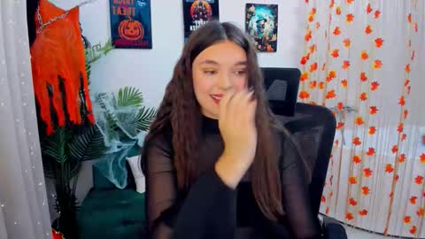 Snapshot of divineamour chatting on 10-10-25, 12:59 Hannah online show from 10-10-25, 12:59