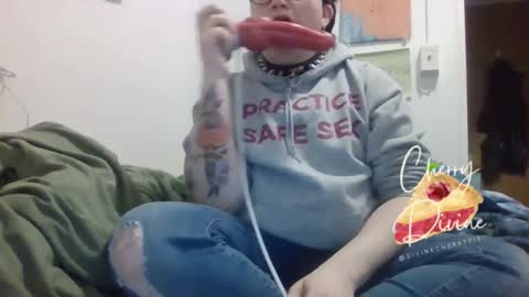 divinecherrypie online show from 02-01-25, 11:37