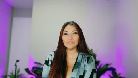 DivineLynn online show from 12-05-25, 02:47