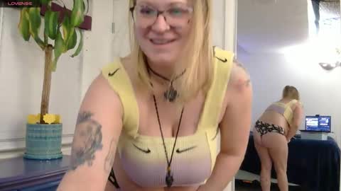 dixie_comanche online show from 01-12-26, 12:27