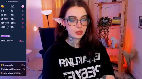 dixipixi_ online show from 02-09-25, 11:58