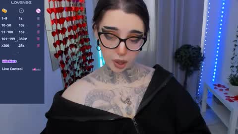 dixipixi_ online show from 02-12-26, 06:19