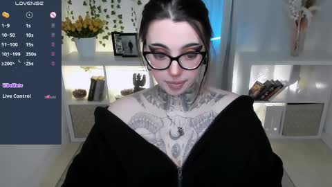 dixipixi_ online show from 04-02-26, 05:49