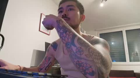 Snapshot of dixonhuang chatting on 10-08-25, 09:40 D online show from 10-08-25, 09:40