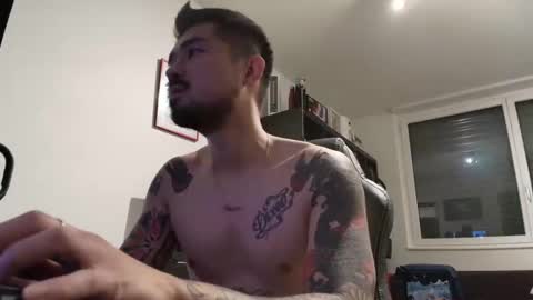 Snapshot of dixonhuang chatting on 11-15-25, 06:48 D online show from 11-15-25, 06:48