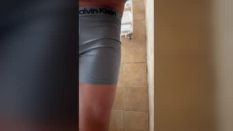 Snapshot of dlicorice chatting on 03-04-26, 11:44 Liquor D online show from 03-04-26, 11:44