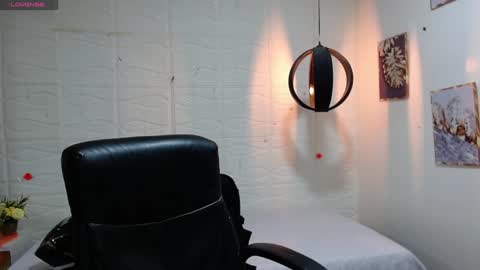 Snapshot of dmitrisanders1 chatting on 12-20-24, 11:21 Maybe in pvt online show from 12-20-24, 11:21