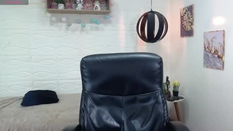 Snapshot of dmitrisanders1 chatting on 01-18-25, 08:30 Maybe in pvt online show from 01-18-25, 08:30