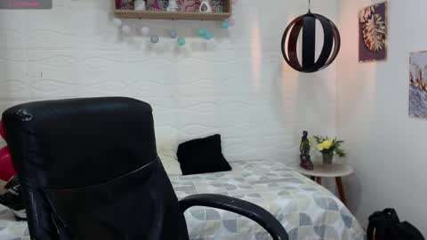 Snapshot of dmitrisanders1 chatting on 02-20-25, 08:25 Maybe in pvt online show from 02-20-25, 08:25