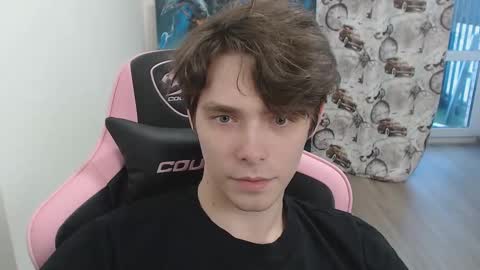 Snapshot of dmitryromanov chatting on 02-16-25, 06:21 Dead A online show from 02-16-25, 06:21