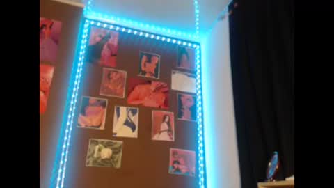 doeschi_fox online show from 04-23-26, 02:46