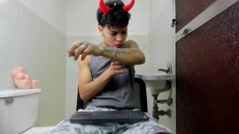 Snapshot of dogan_renz0 chatting on 03-23-26, 08:46 Dogan online show from 03-23-26, 08:46