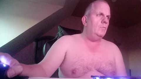 Snapshot of doggy2629 chatting on 11-12-25, 03:45 doggy2629 online show from 11-12-25, 03:45