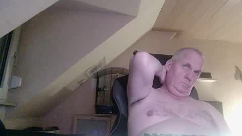 Snapshot of doggy2629 chatting on 11-15-25, 04:25 doggy2629 online show from 11-15-25, 04:25