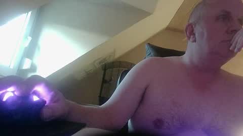 Snapshot of doggy2629 chatting on 11-17-25, 03:40 doggy2629 online show from 11-17-25, 03:40