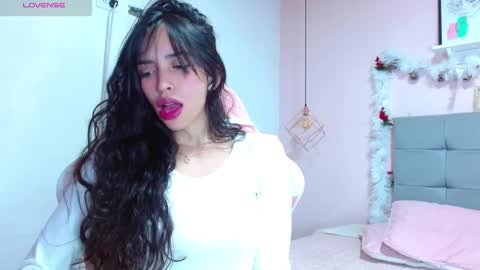 Dolce online show from 12-15-24, 04:37