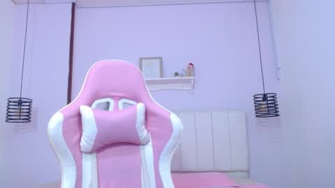 Dolce online show from 01-21-25, 02:05