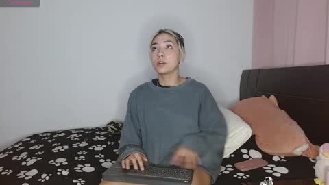 Snapshot of doll_and_sex chatting on 12-22-24, 03:11 Auro and Santiago online show from 12-22-24, 03:11