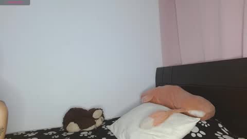 Snapshot of doll_and_sex chatting on 12-24-24, 01:38 Auro and Santiago online show from 12-24-24, 01:38