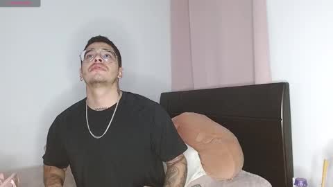 Snapshot of doll_and_sex chatting on 01-11-25, 03:23 Auro and Santiago online show from 01-11-25, 03:23