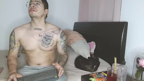 Snapshot of doll_and_sex chatting on 01-22-25, 03:41 Auro and Santiago online show from 01-22-25, 03:41