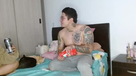 Snapshot of doll_and_sex chatting on 02-04-25, 03:22 Auro and Santiago online show from 02-04-25, 03:22