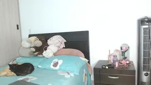 Snapshot of doll_and_sex chatting on 02-06-25, 02:44 Auro and Santiago online show from 02-06-25, 02:44