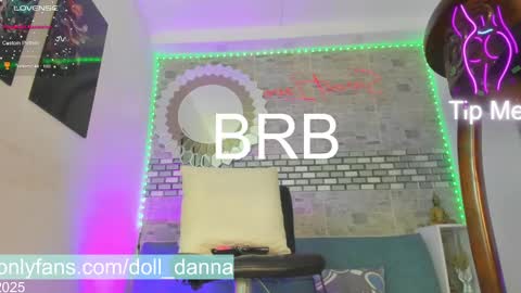 Snapshot of doll_danna chatting on 02-20-25, 01:25 Luciana           My   online show from 02-20-25, 01:25