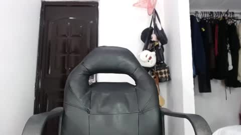 doll_dollys_ online show from 01-28-25, 08:26