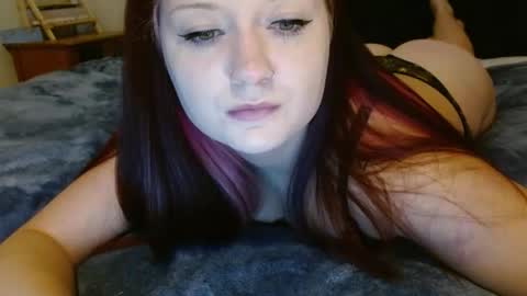 Snapshot of doll_faaace chatting on 02-11-26, 08:36 Morgann online show from 02-11-26, 08:36