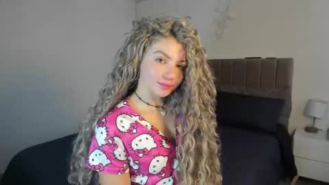 doll_oriana online show from 10-22-25, 06:40