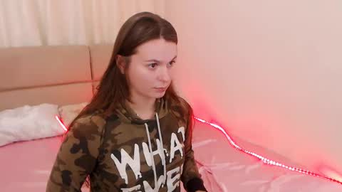 Snapshot of doll_tiffany chatting on 12-18-24, 11:30 Jade online show from 12-18-24, 11:30