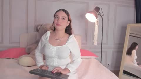 Snapshot of doll_valeria_ chatting on 11-24-25, 11:32 doll_valeria_ online show from 11-24-25, 11:32