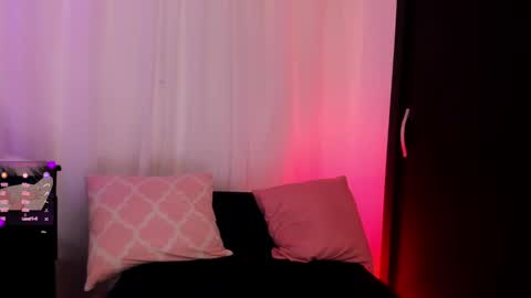 Roxana  independent model can you help me reach 100 hands up uwu online show from 03-12-25, 01:14