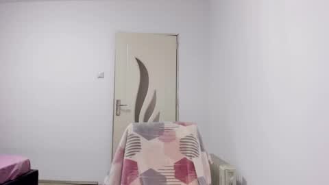 Snapshot of dollcedolly chatting on 01-07-25, 10:01 Eva online show from 01-07-25, 10:01