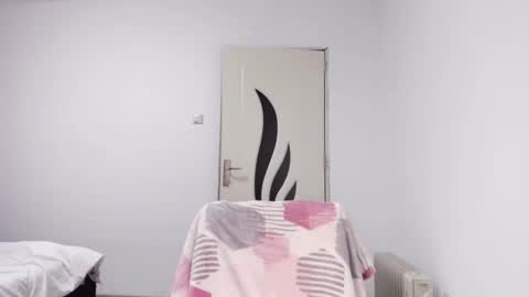 Snapshot of dollcedolly chatting on 01-11-25, 09:57 Eva online show from 01-11-25, 09:57