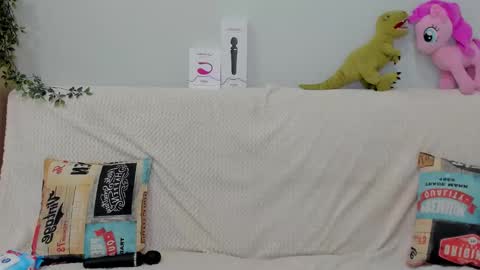 dolliemina online show from 12-14-25, 02:17