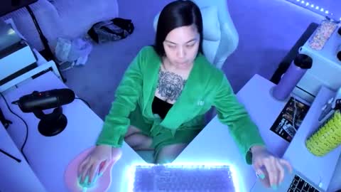 DOLLLFACE online show from 02-16-26, 05:25