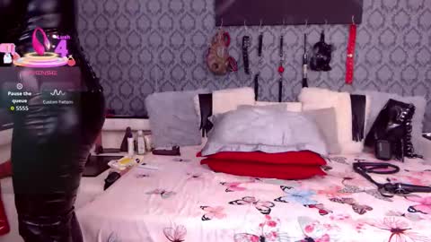 Snapshot of dolly4you_ chatting on 09-12-25, 11:32 Dolly online show from 09-12-25, 11:32