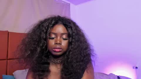 Snapshot of dolly_paige chatting on 12-03-24, 10:51 emily -- online show from 12-03-24, 10:51