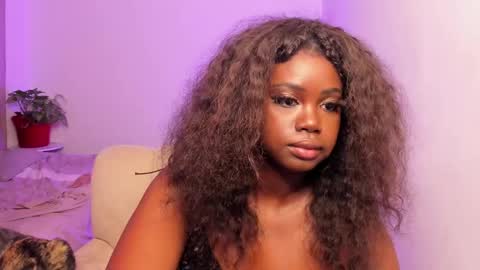 Snapshot of dolly_paige chatting on 12-06-24, 10:16 emily -- online show from 12-06-24, 10:16