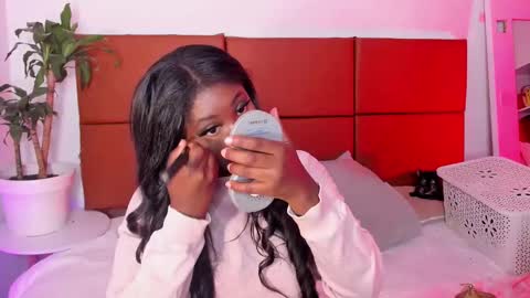 Snapshot of dolly_paige chatting on 01-27-25, 04:52 emily -- online show from 01-27-25, 04:52