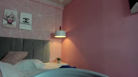 Call me Zoe  online show from 01-27-25, 05:25