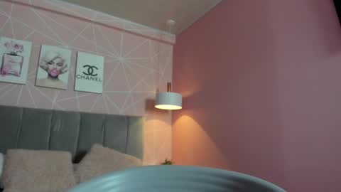 Call me Zoe  online show from 02-13-25, 05:26