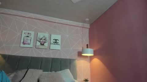 Call me Zoe  online show from 09-18-25, 10:56