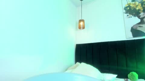 Snapshot of dolly_zoe chatting on 05-15-26, 01:56 Call me Zoe online show from 05-15-26, 01:56