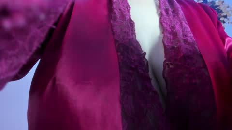 Snapshot of dolly_zoe chatting on 05-27-26, 10:34 Call me Zoe online show from 05-27-26, 10:34