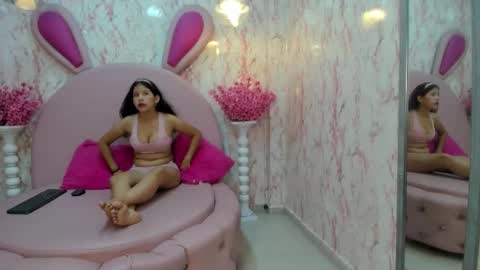 Snapshot of dollyboobsy chatting on 03-01-26, 01:02 Dollyboobsy online show from 03-01-26, 01:02