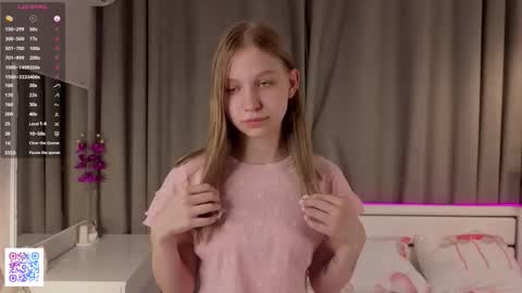 Emilia online show from 10-18-25, 06:08